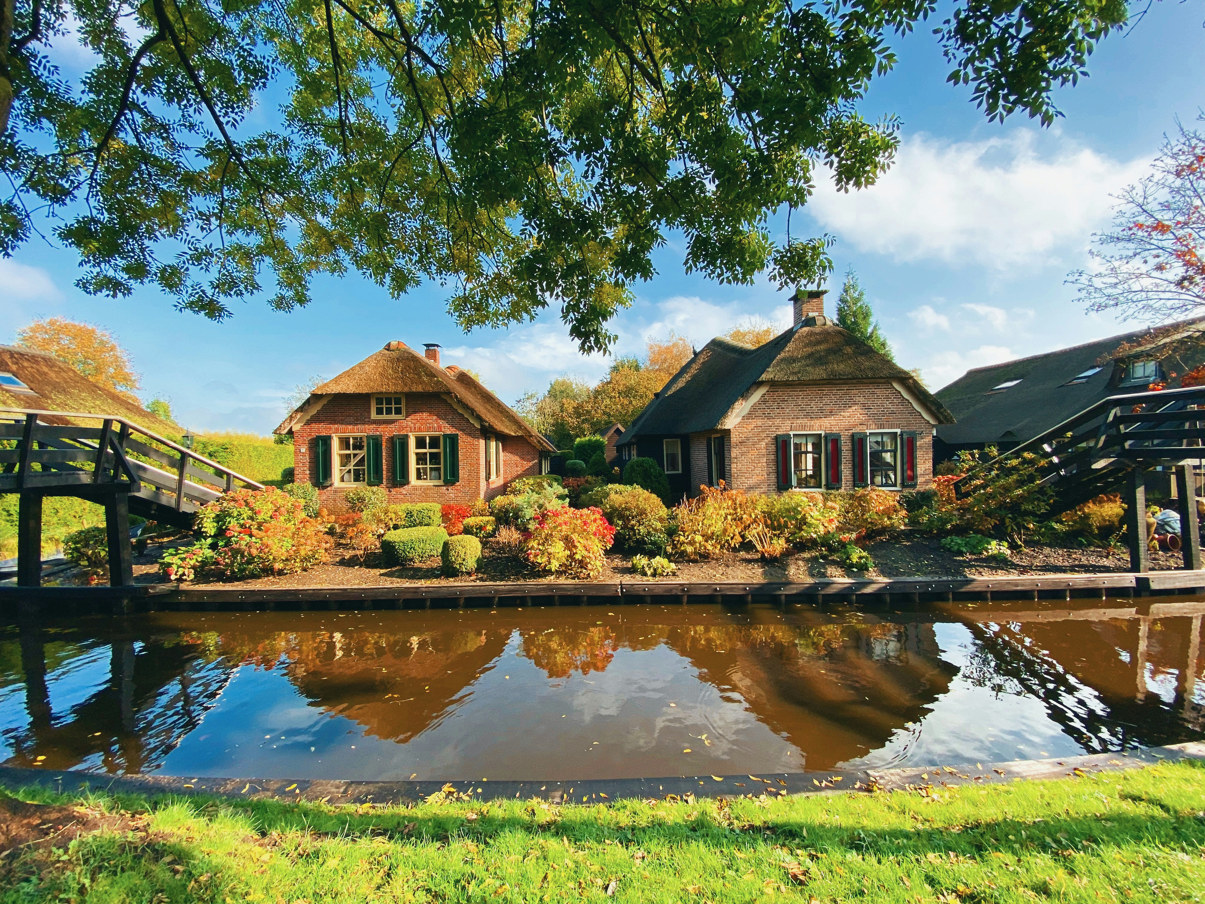 Giethoorn canals and boats